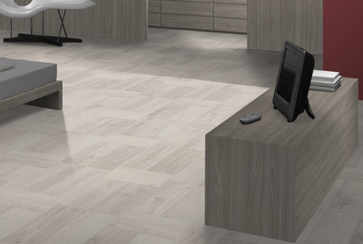 EGGER Kingsize White Clifton Oak, Laminate Flooring, 327x8x1291mm Image 2