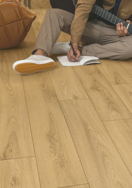 QuickStep CLASSIC Sandy Oak Natural Laminate Flooring, 8mm Image 2