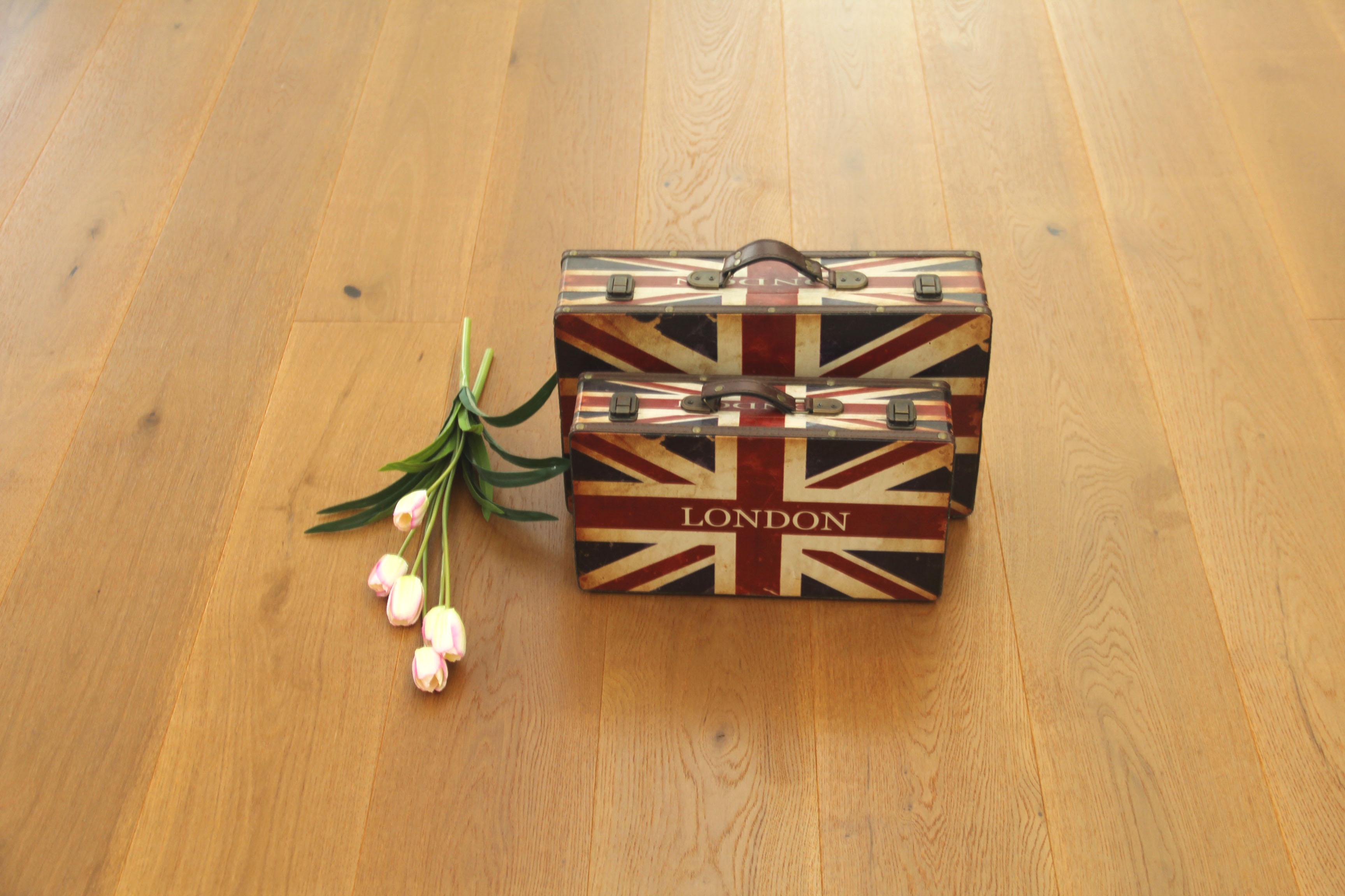 Tradition Select Engineered Oak Flooring, Smoked, Brushed, Natural UV Oiled, 190x14x1900mm Image