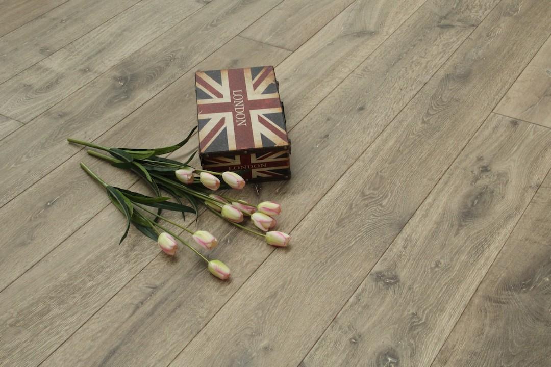 Tradition Select Engineered Oak Flooring, Bespoke, 190x20x1900mm Image
