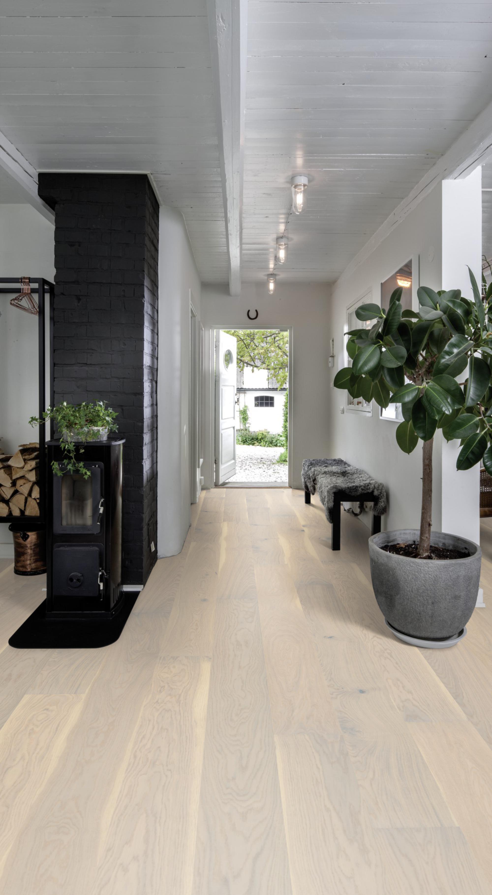 Kahrs Sand Oak Garmisch Engineered Flooring, Brushed & Oiled, 187x15x2266mm Image