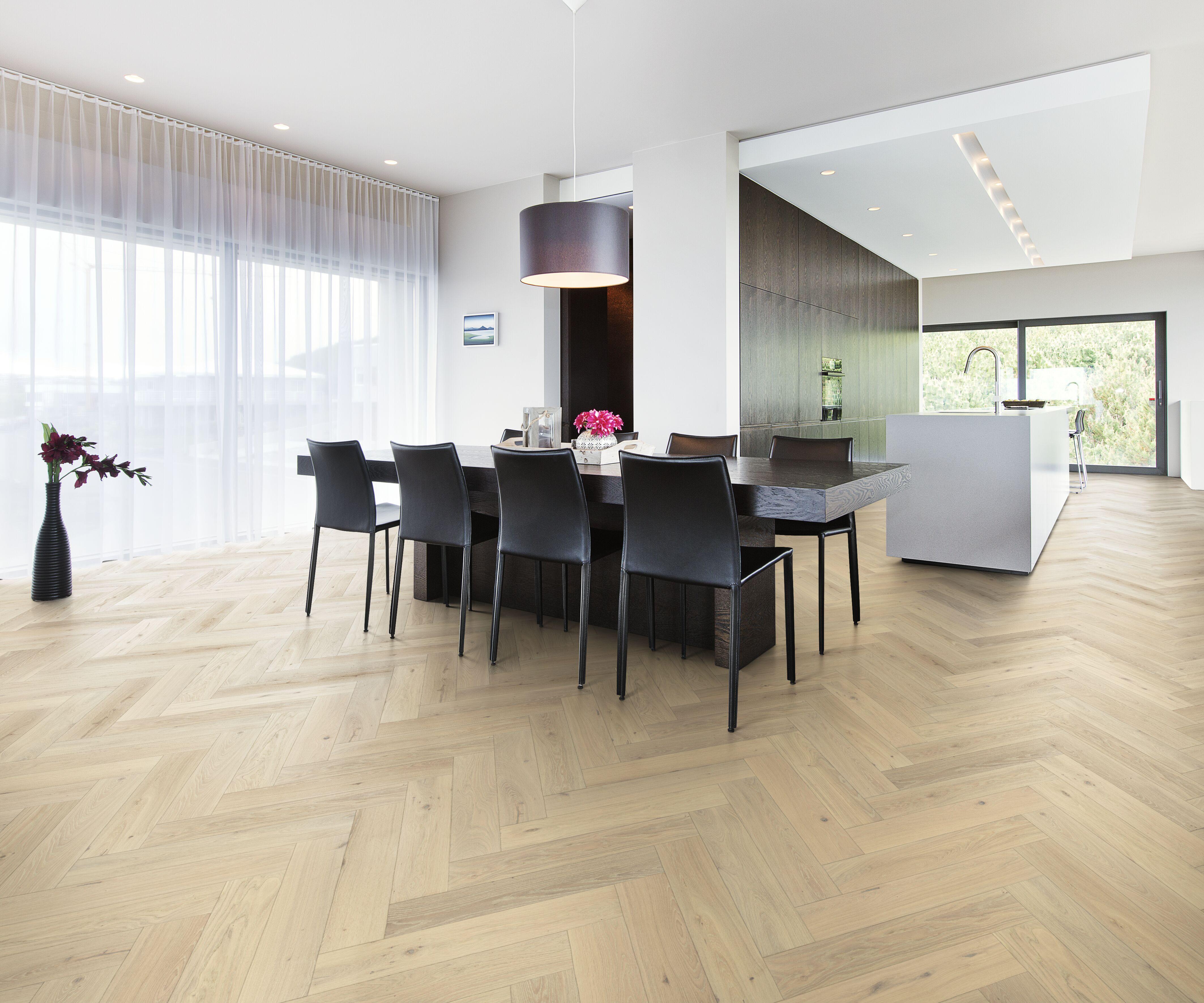 Kahrs Large Herringbone Oak Herringbone Cd Crème White Engineered Flooring, Brushed & Oiled, 120x11x600mm Image