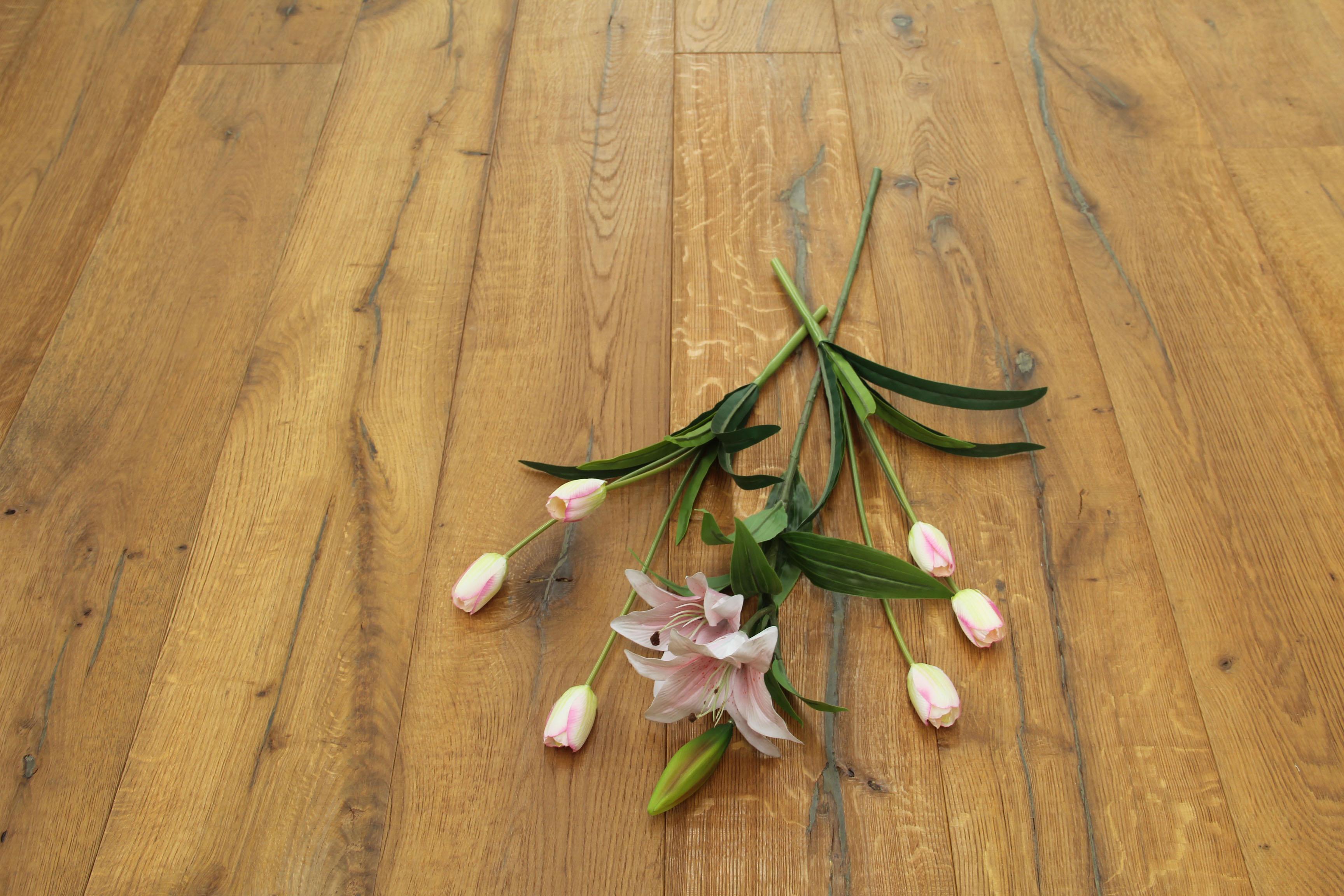 Tradition Select Engineered Oak Flooring, Distressed Saw Marks, Brushed, Natural Oiled, 190x20x1900mm Image