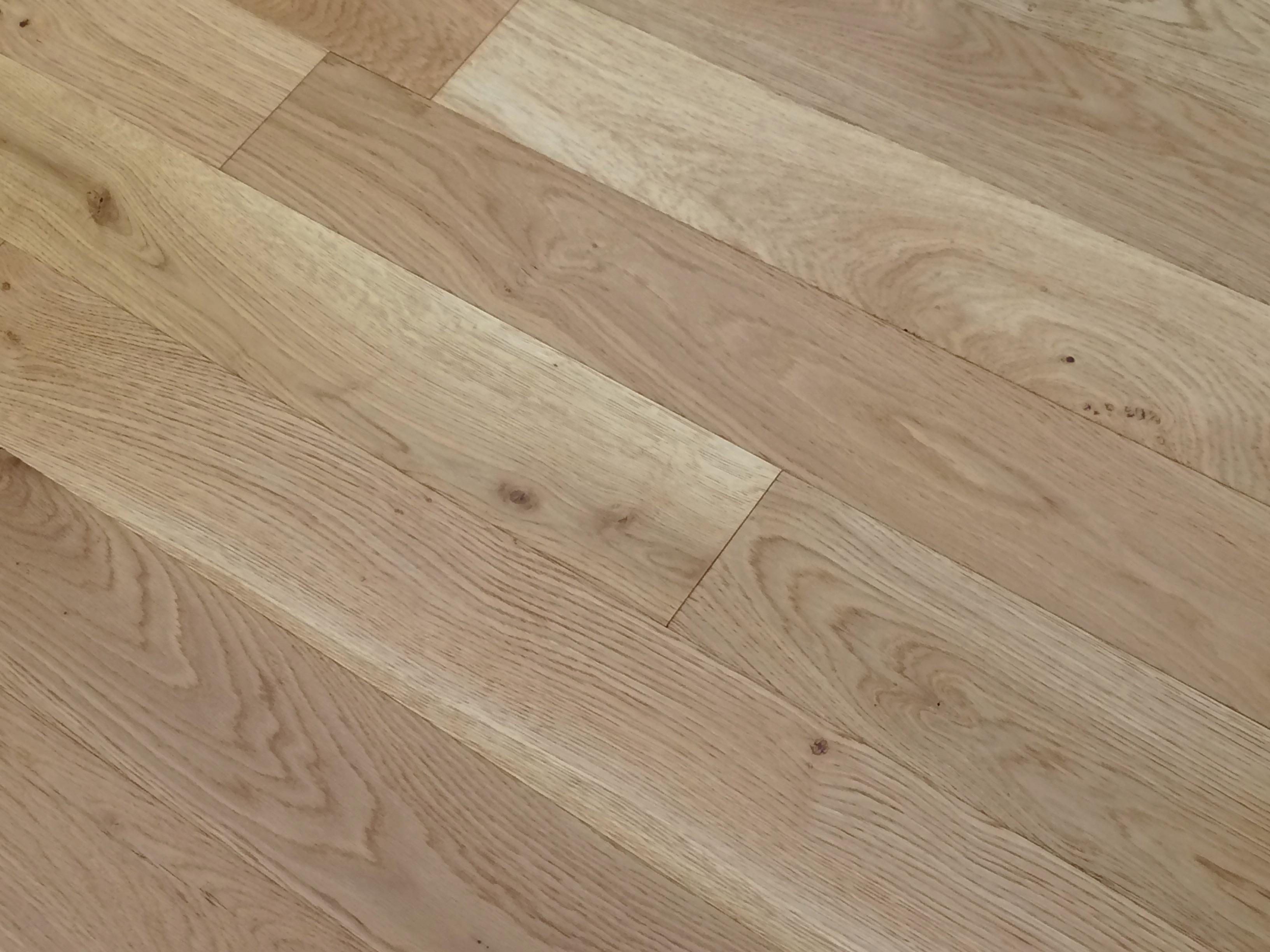 Tradition Select Engineered Oak Flooring, Brushed, UV Lacquered, 400-1500x130x18mm Image
