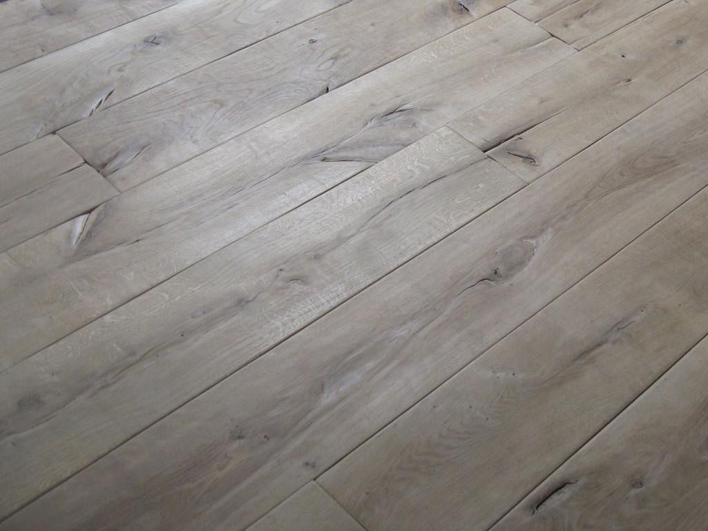 Tradition Select Engineered Oak Flooring, Unfinished, Antique With Character, 190x20x1900mm Image
