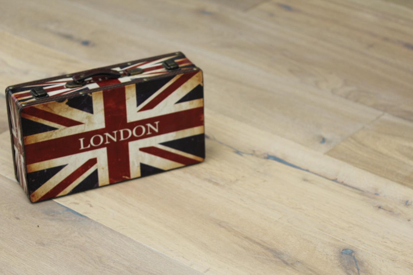 Tradition Select Engineered Oak Flooring, Double Smoked, White Oiled, 220x20x2200mm Image