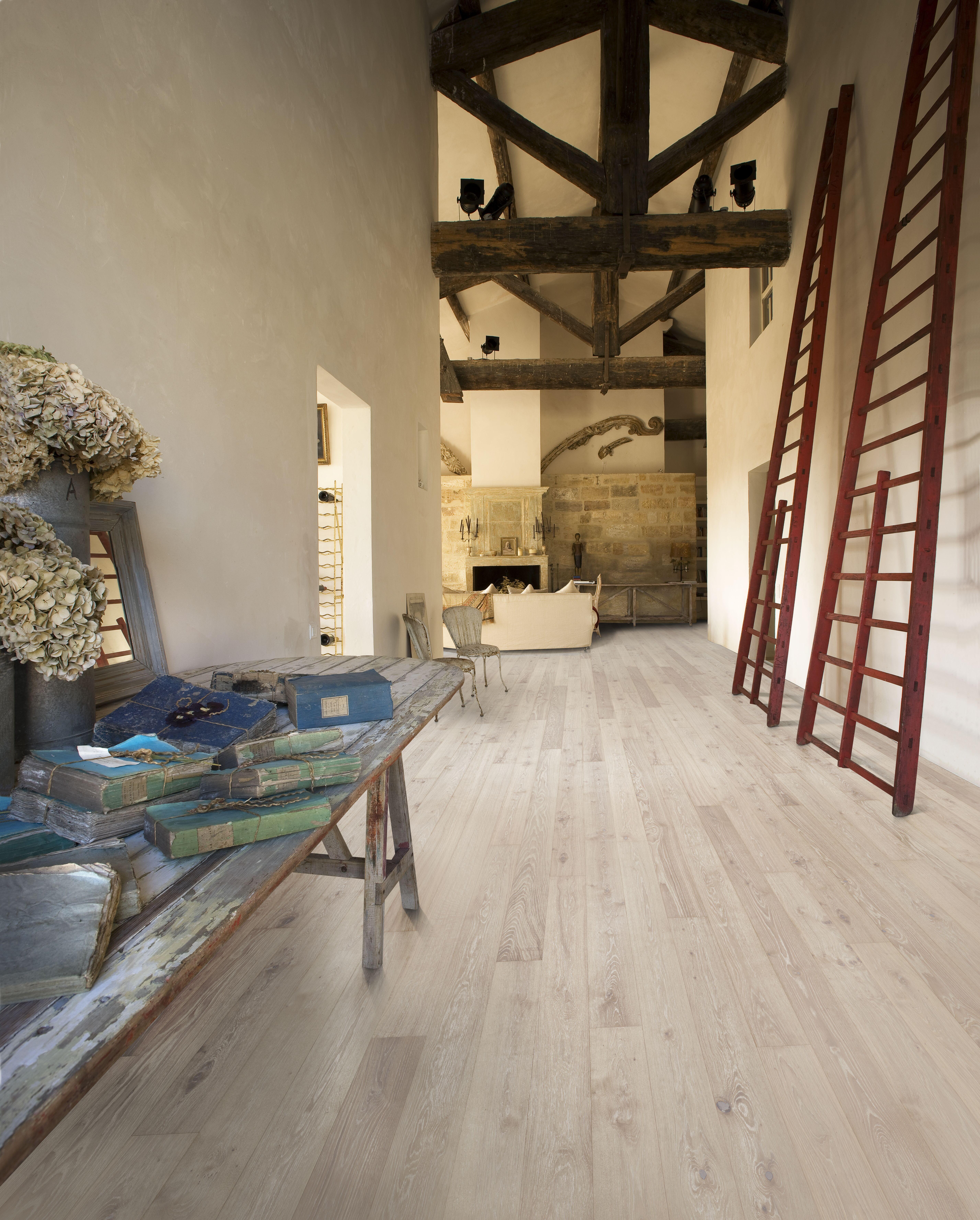 Kahrs Element Oak Crisp Engineered Flooring, Brushed & Matt Lacquered, 151x15x2420mm Image