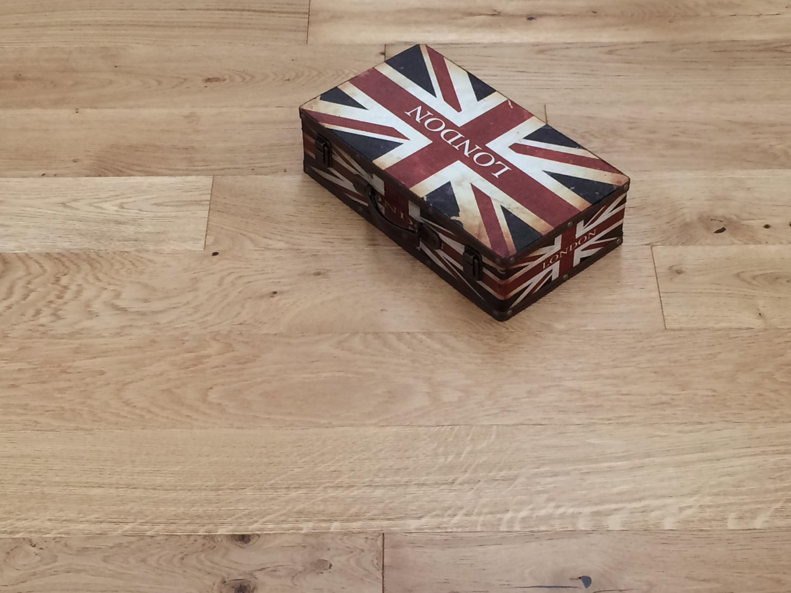 Tradition Select Engineered Oak Flooring, Brushed, UV Lacquered, 125x18x1500mm Image