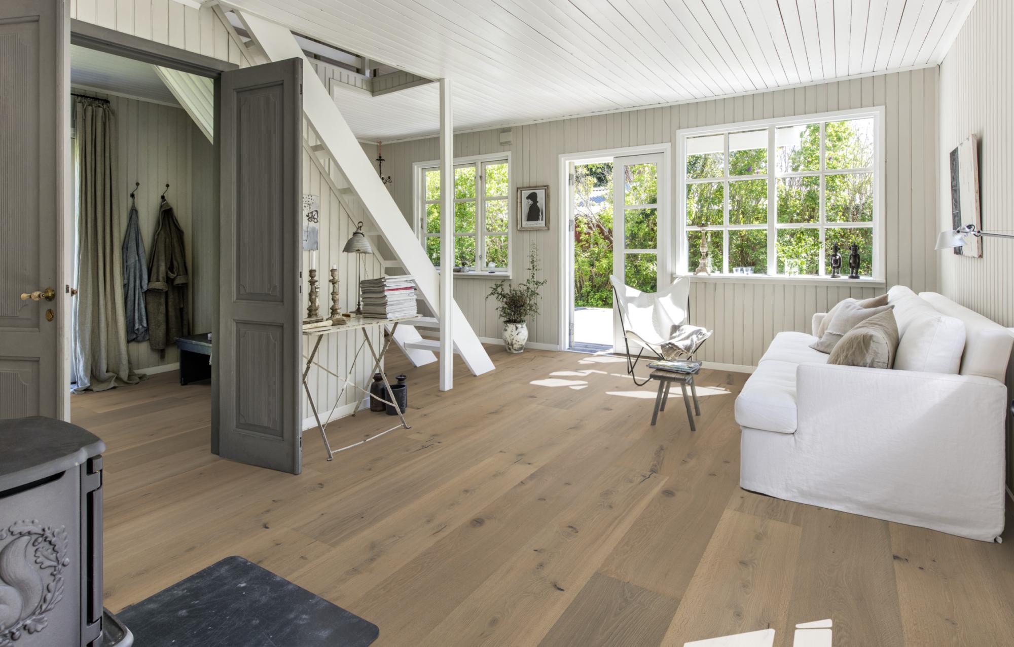 Kahrs Royal Oak Chillon Engineered Flooring, Brushed & Oiled, 305x18x2400mm Image