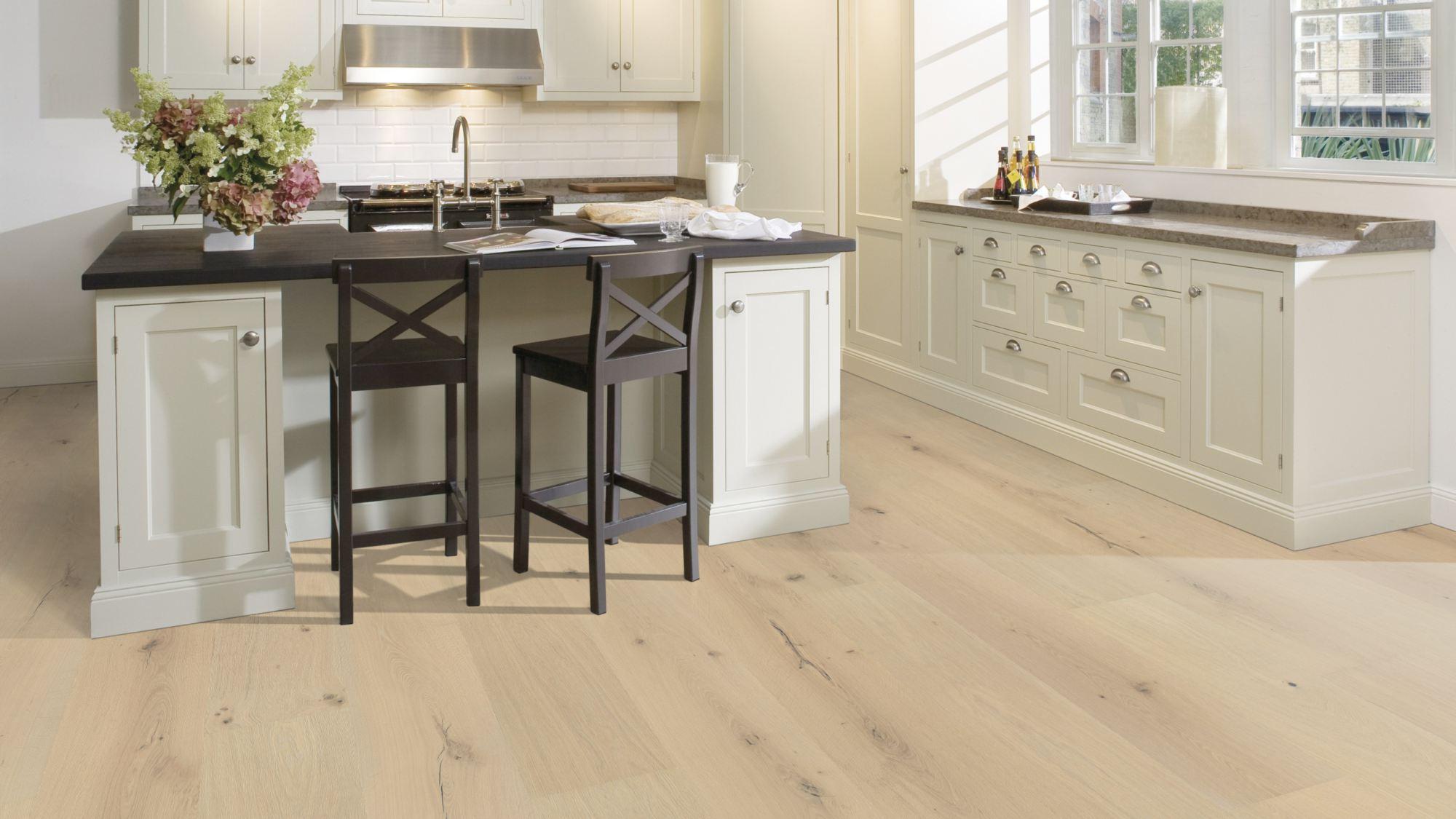 Kahrs Royal Oak Buckingham Engineered Flooring, Brushed & Oiled, 305x18x2400mm Image