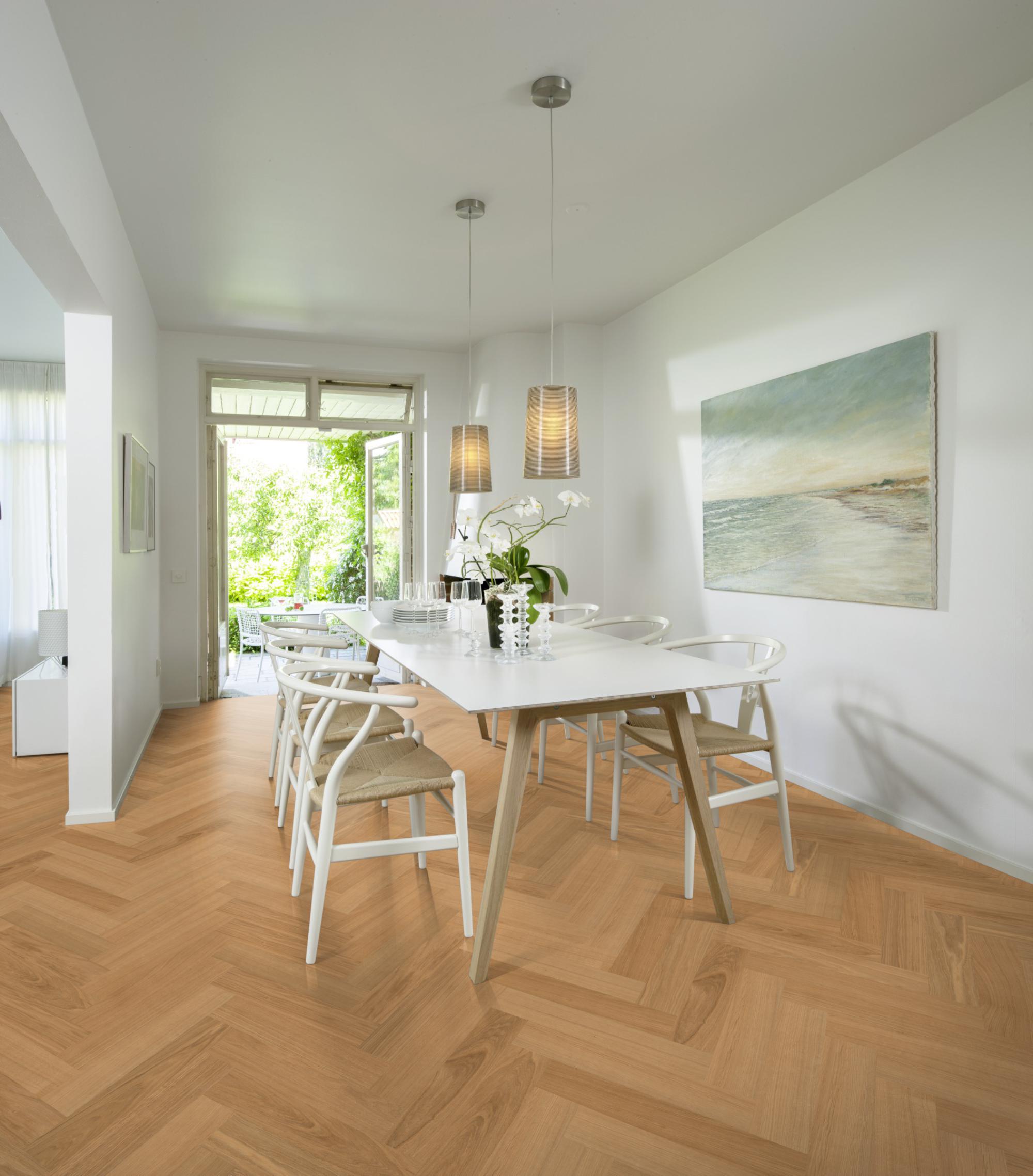 Kahrs Large Herringbone Oak Herringbone Ab Engineered Flooring, Brushed & Oiled, 120x11x600mm Image