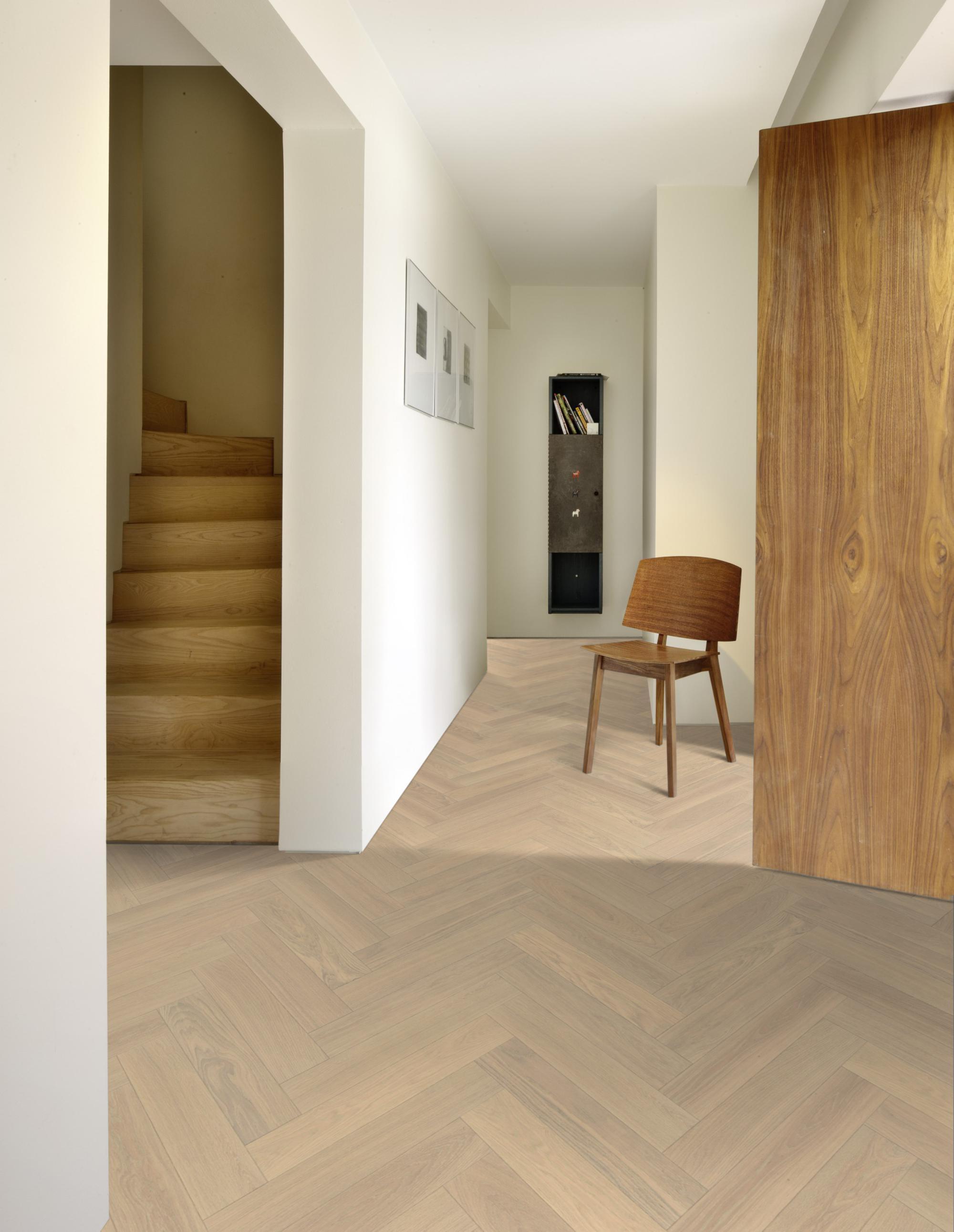 Kahrs Large Herringbone Oak Herringbone Ab Crème White Engineered Flooring, Brushed & Oiled, 120x11x600mm Image