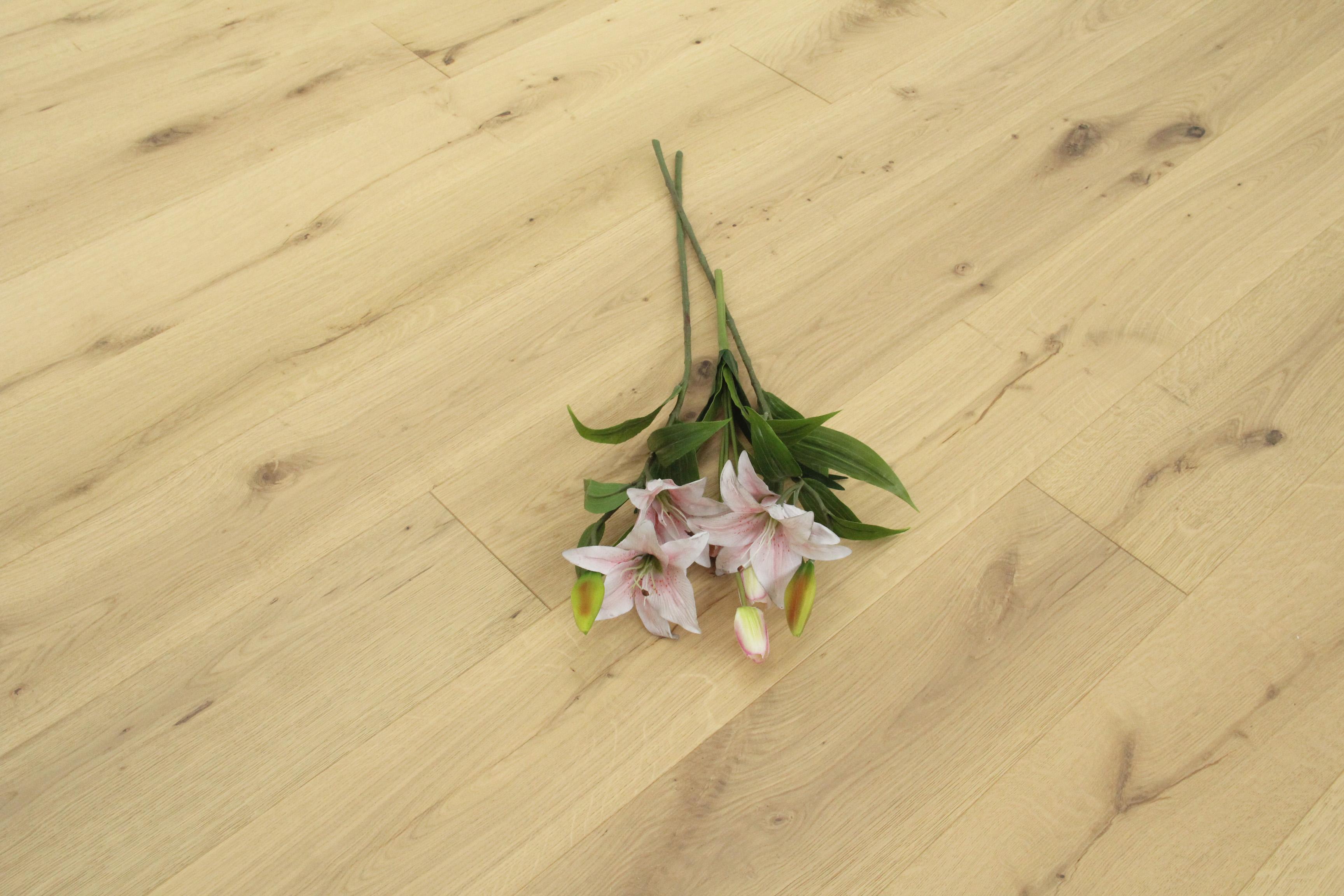 Tradition Select Engineered Oak Flooring, Rustic, Brushed, Invisible Oiled, 190x15x1900mm Image