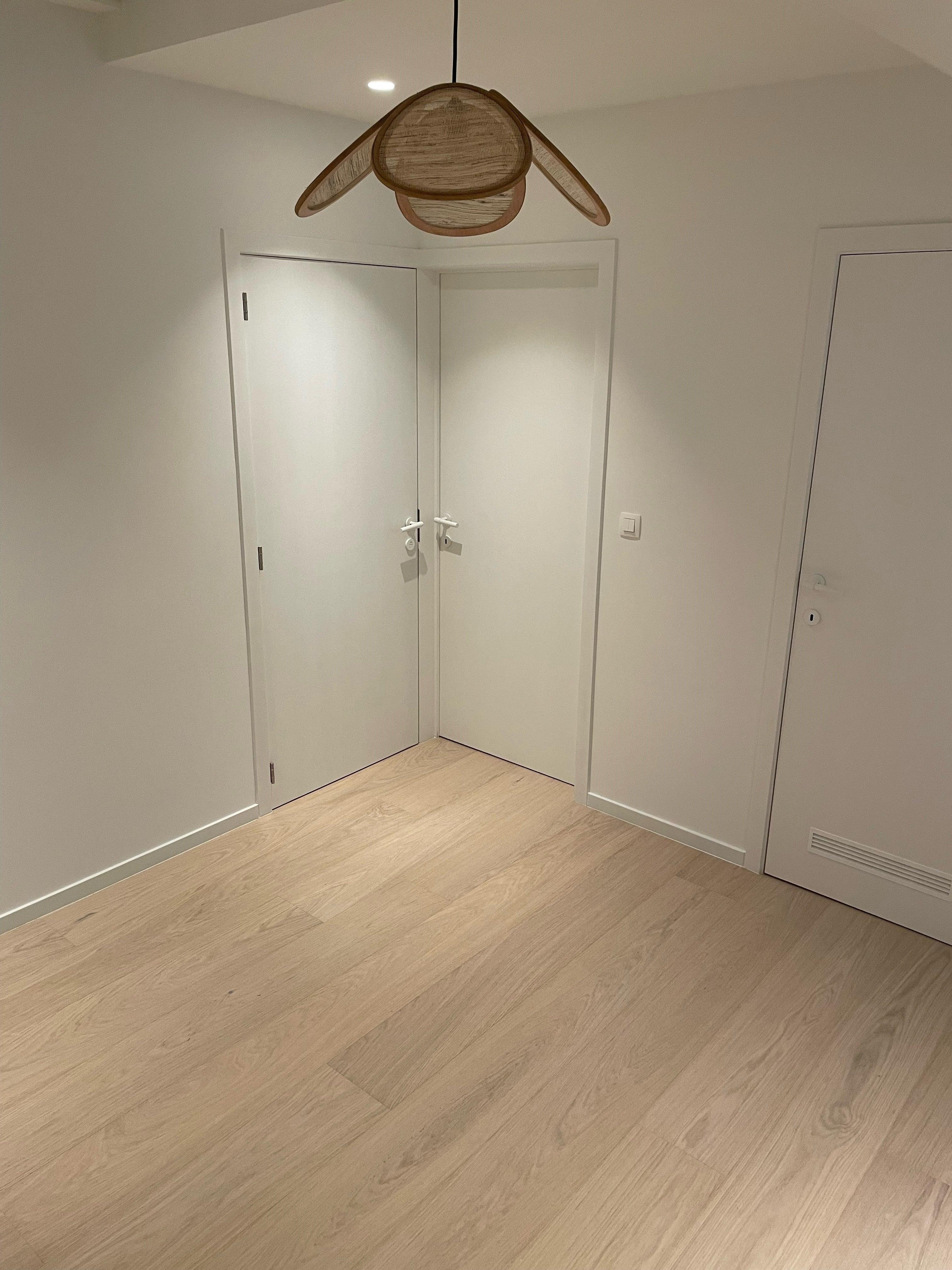 V4 Wood Flooring Flatiron Veneered Plank, 190mm x 10.4mm x 1500mm Image