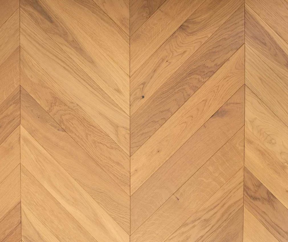 Eryndor Chevron Engineered Oak Flooring, Natural, Brushed, UV Oiled, 90x14x510mm Image