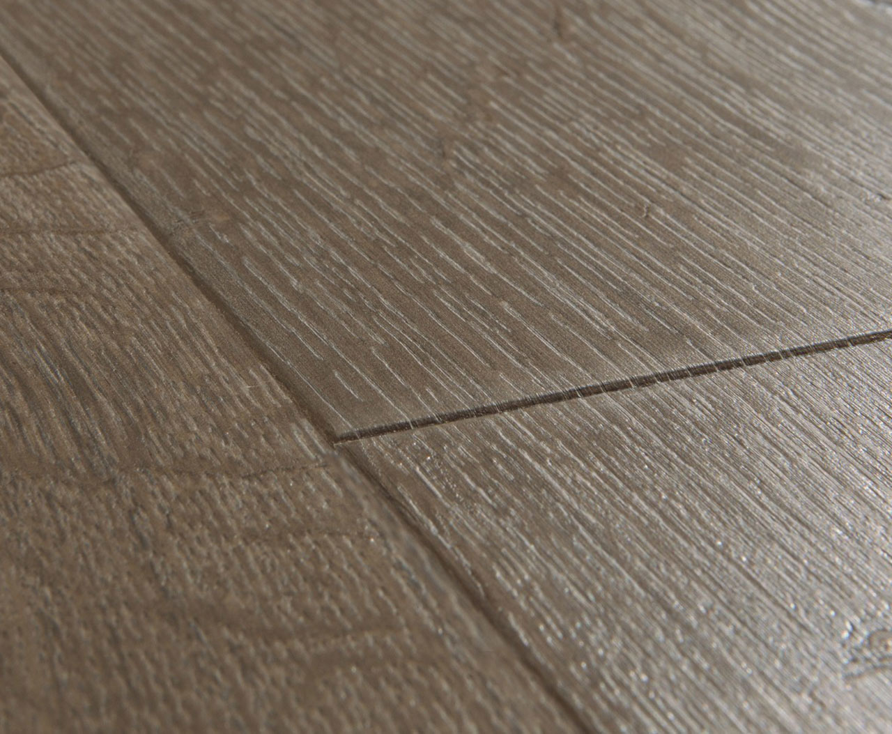 QuickStep Impressive Classic Oak Brown Laminate Flooring, 8mm Image