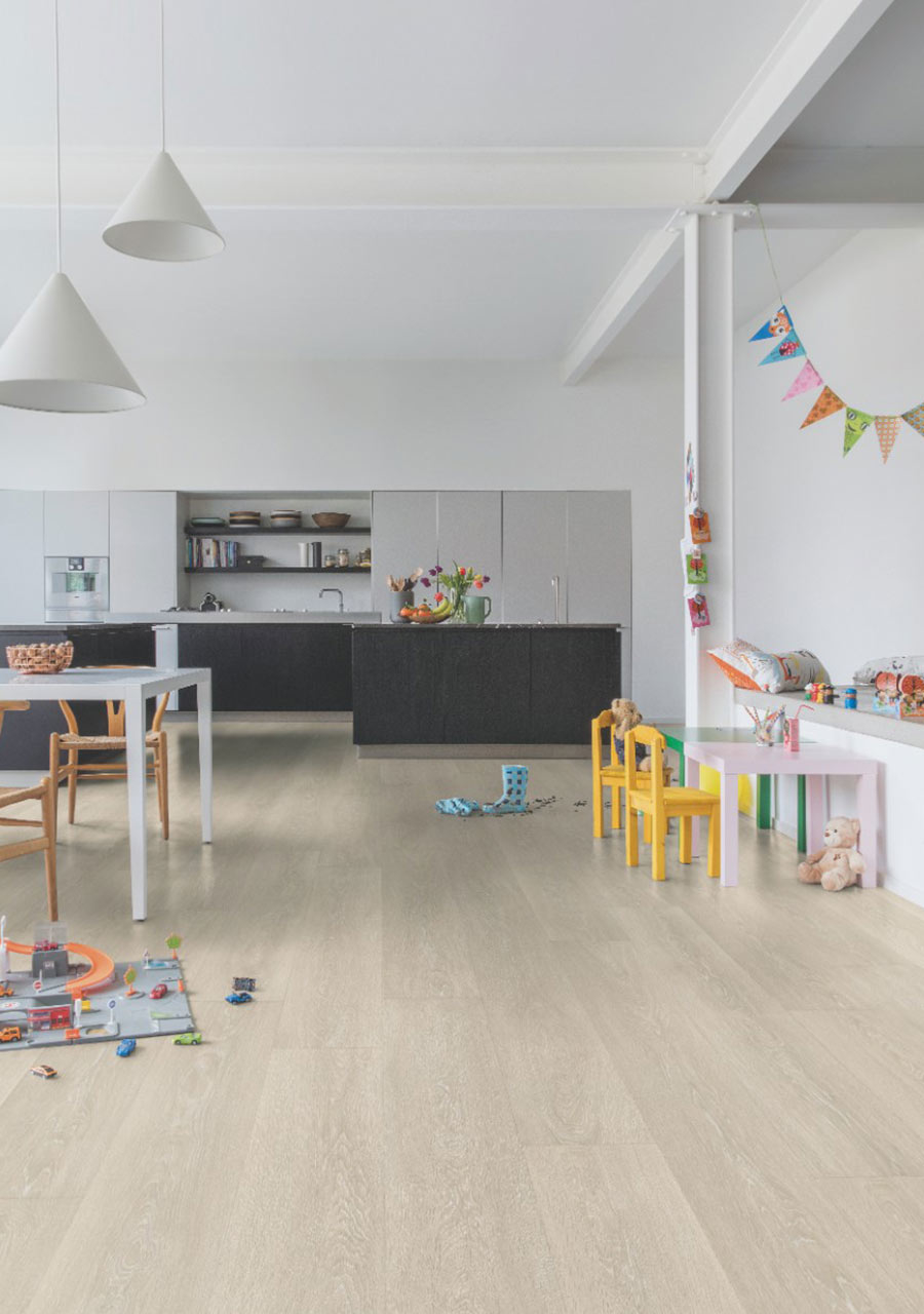 QuickStep Majestic Valley Oak Light Beige Laminate Flooring, 9.5mm Image