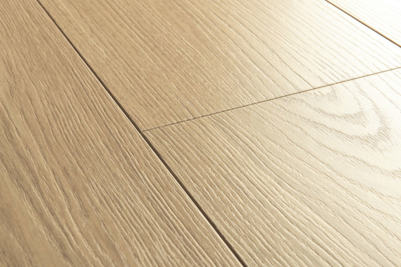 QuickStep Capture Beige Varnished Oak Laminate Flooring, 9mm Image