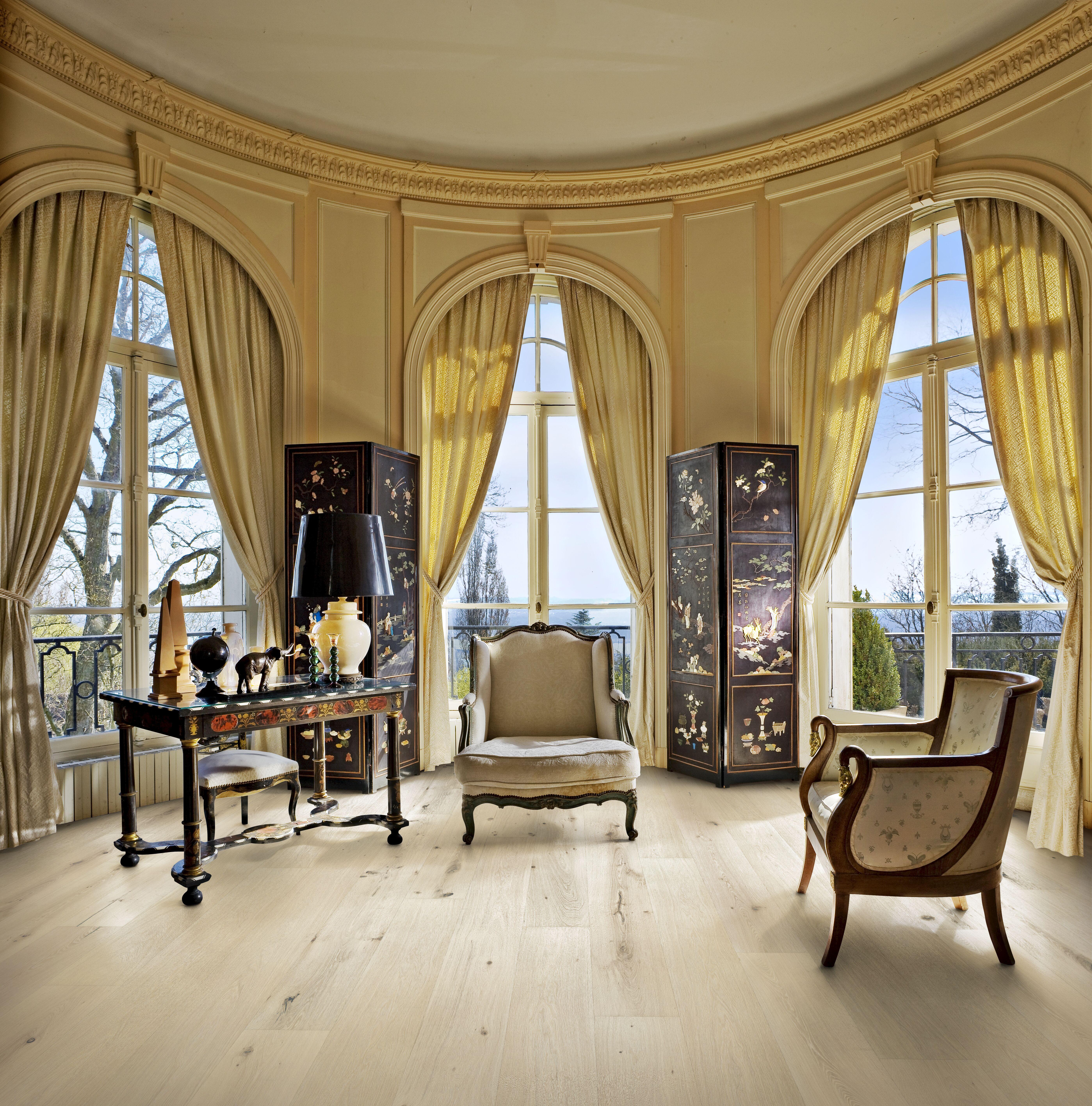 Kahrs Royal Oak Buckingham Engineered Flooring, Brushed & Oiled, 305x18x2400mm Image