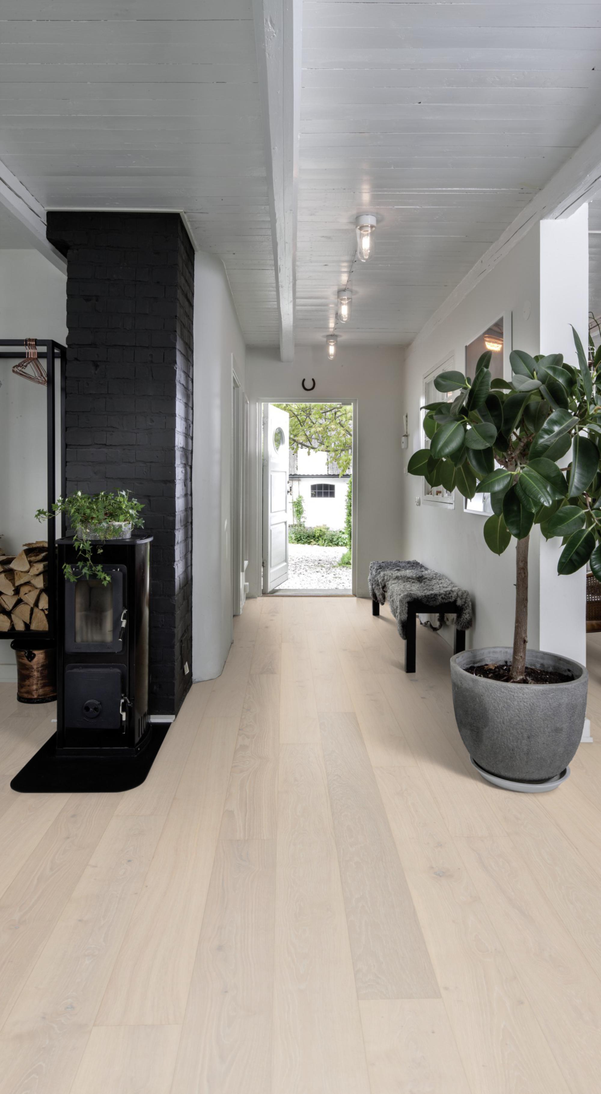 Kahrs Element Oak Crisp Engineered Flooring, Brushed & Matt Lacquered, 151x15x2420mm Image
