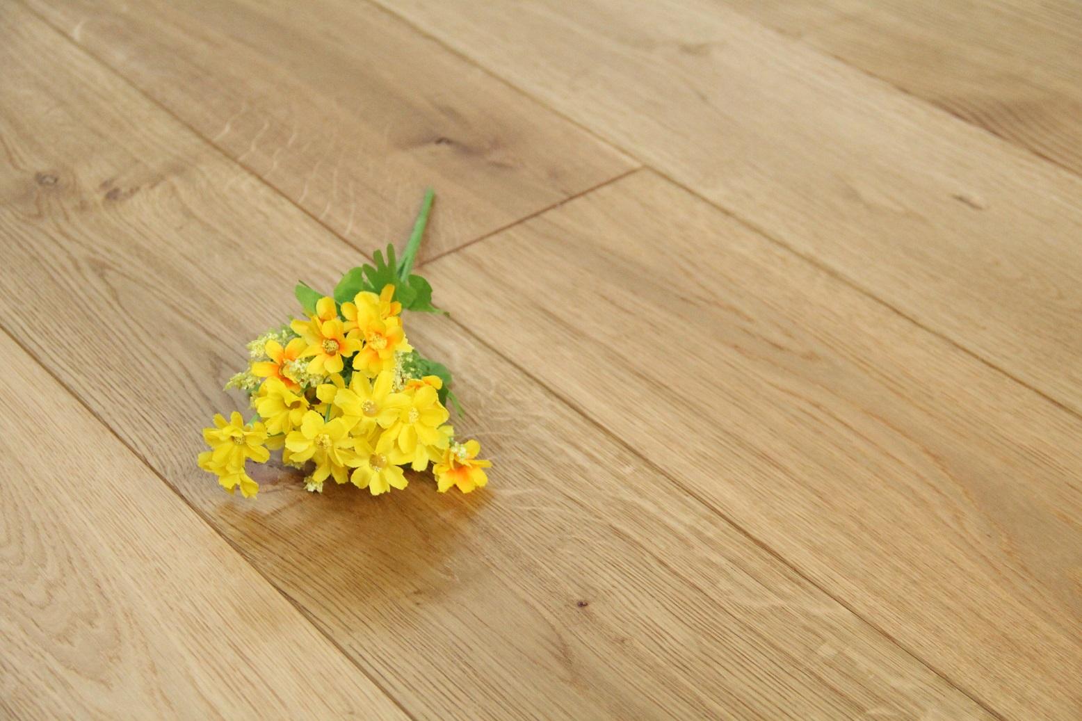 Tradition Select Engineered Oak Flooring, Brushed, UV Oiled, 190x20x1900mm Image