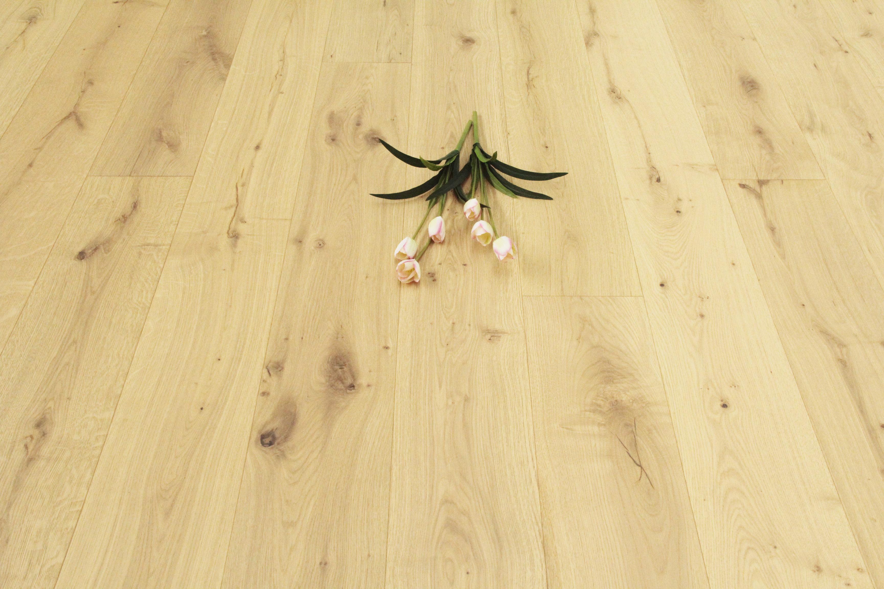 Tradition Select Engineered Oak Flooring, Rustic, Brushed, Invisible Oiled, 190x15x1900mm Image